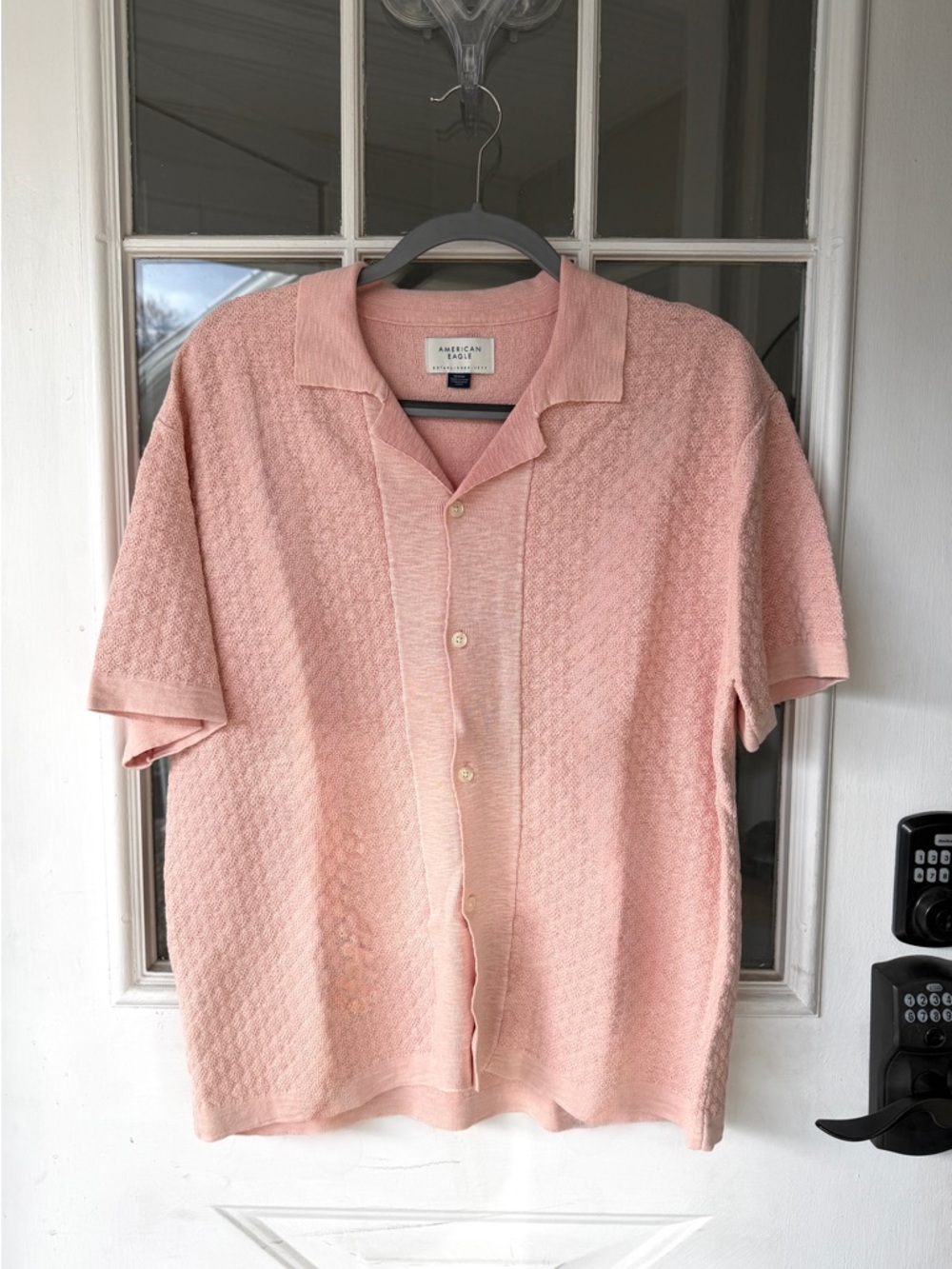 M AMERICAN EAGLE PINK KNITTED BUTTON UP SHIRT
